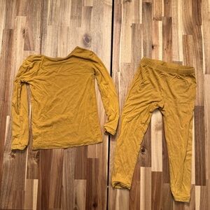 Kyte BABY bamboo pajamas mustard yellow two piece long sleeve set 3T